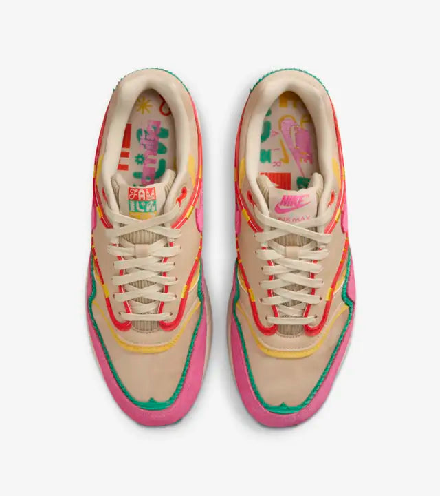 Air Max 1 x Familia Pinksicle y estadio verde
