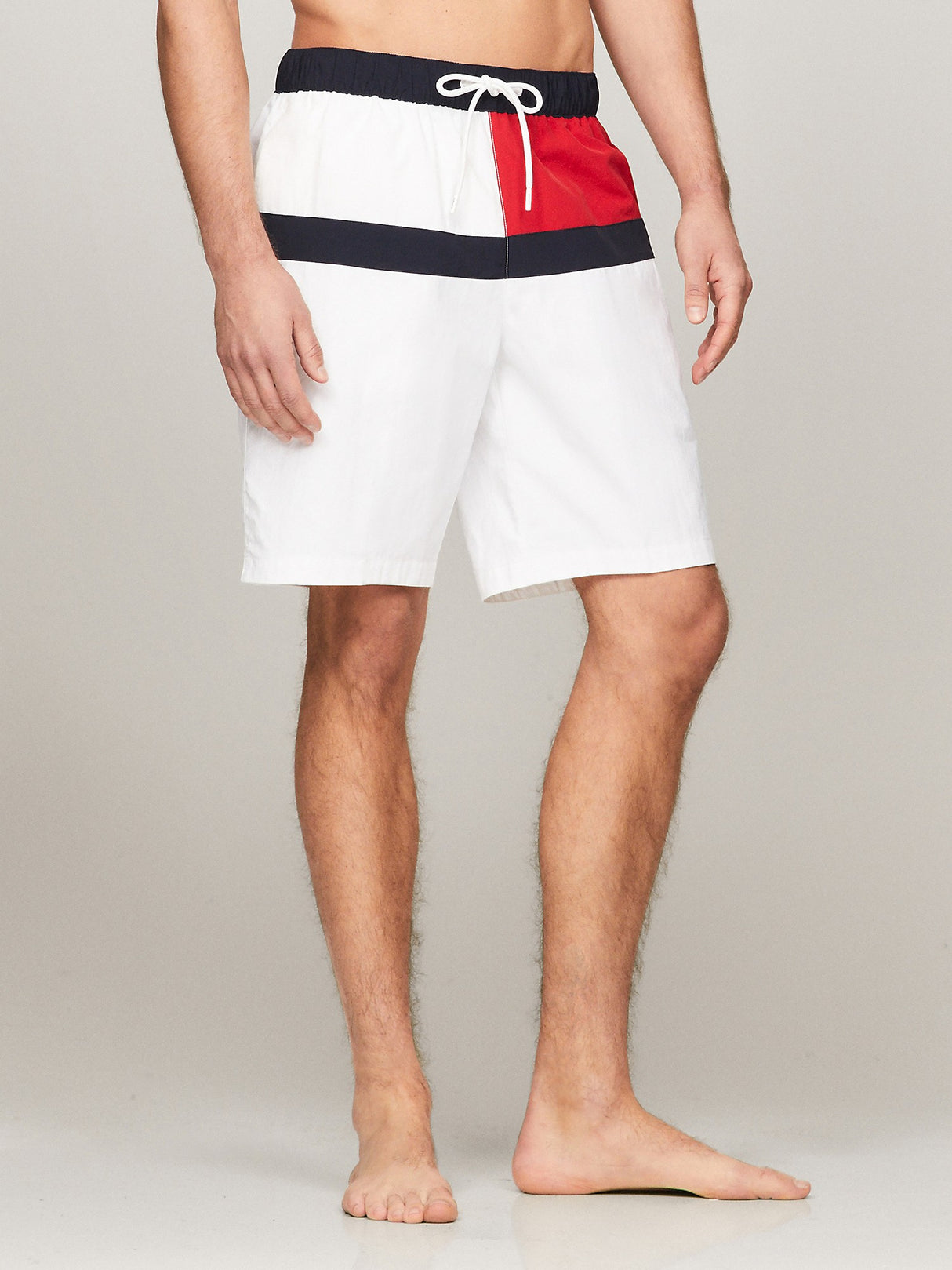 Tommy Hilfiger Pantalones cortos de natación con cordón mediano para hombre de 9¨