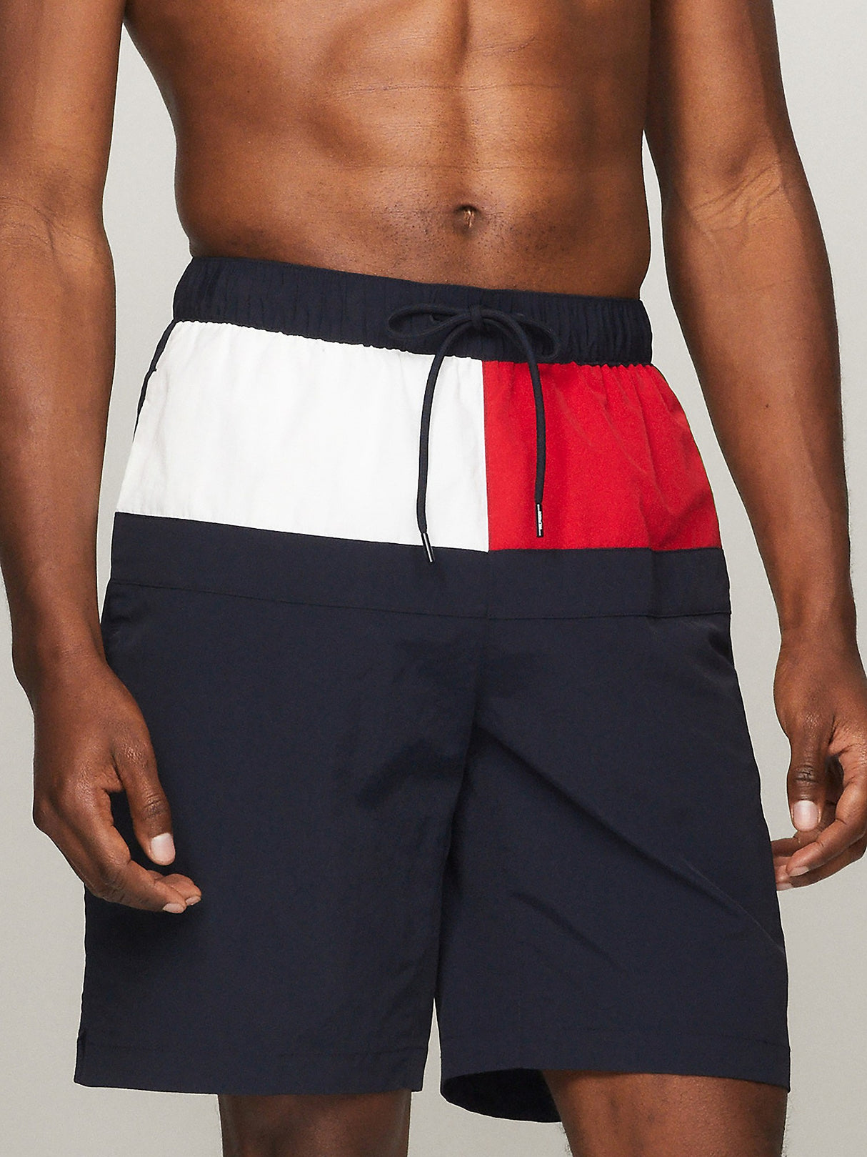Tommy Hilfiger Pantalones cortos de natación con cordón mediano para hombre de 9¨