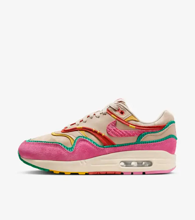 Air Max 1 x Familia Pinksicle y estadio verde