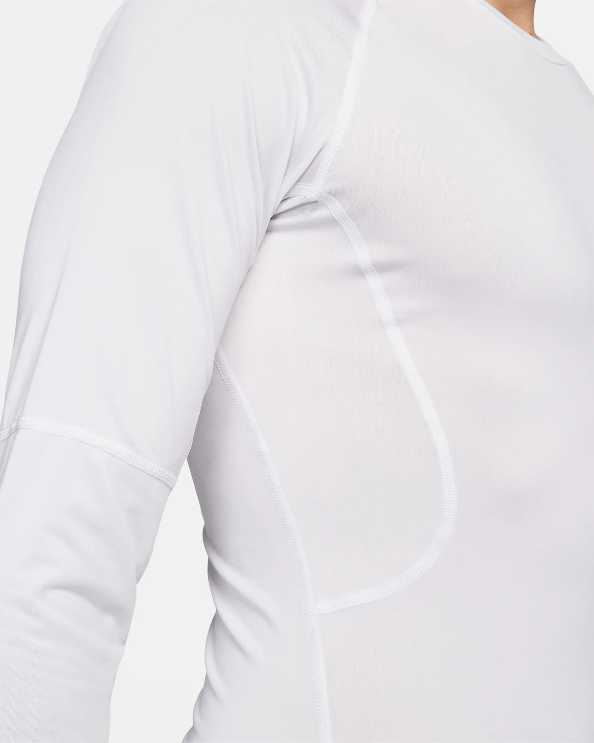 Materiales sustentables Nike Pro Playera de fitness de manga larga Dri-FIT para hombre
