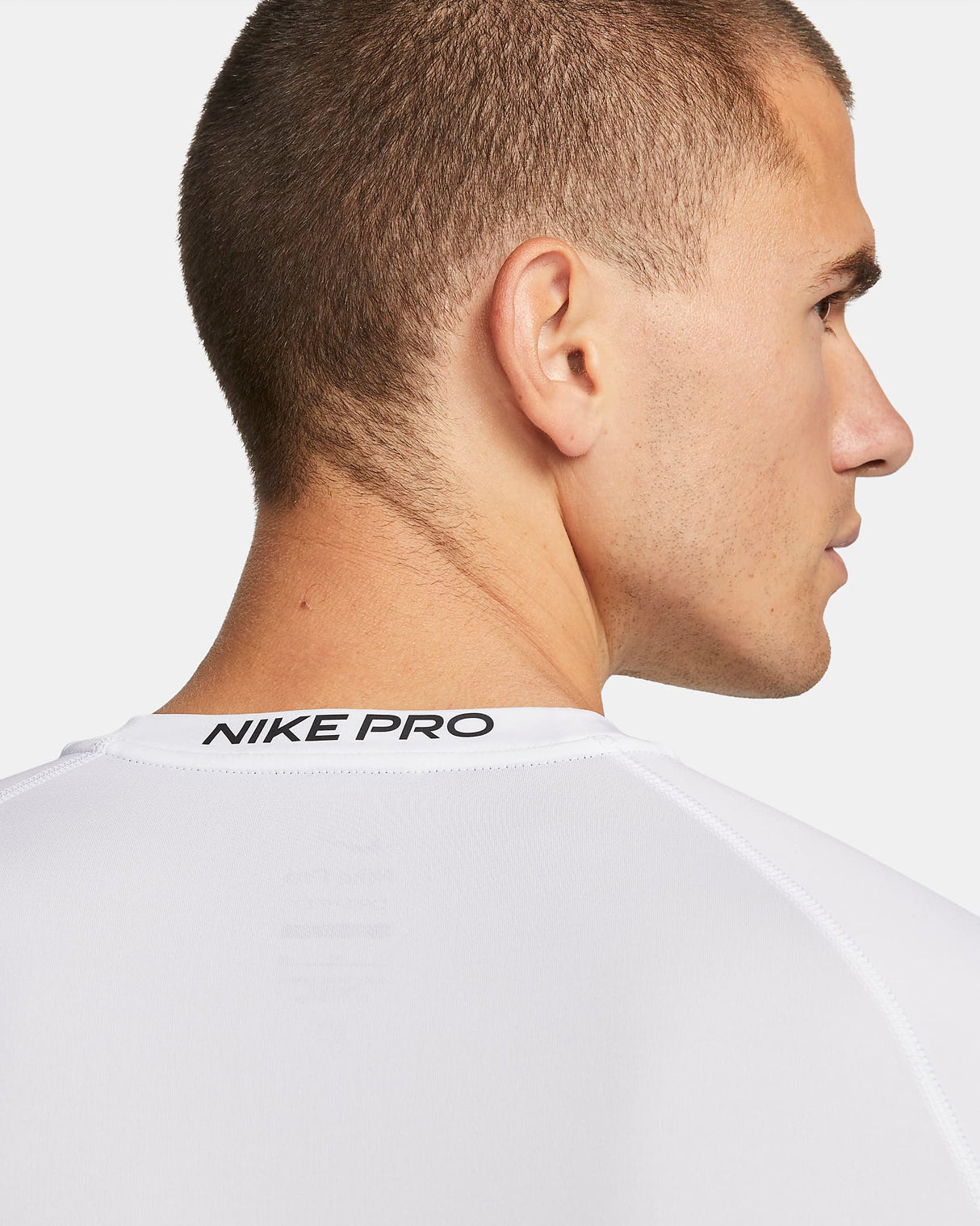 Materiales sustentables Nike Pro Playera de fitness de manga larga Dri-FIT para hombre