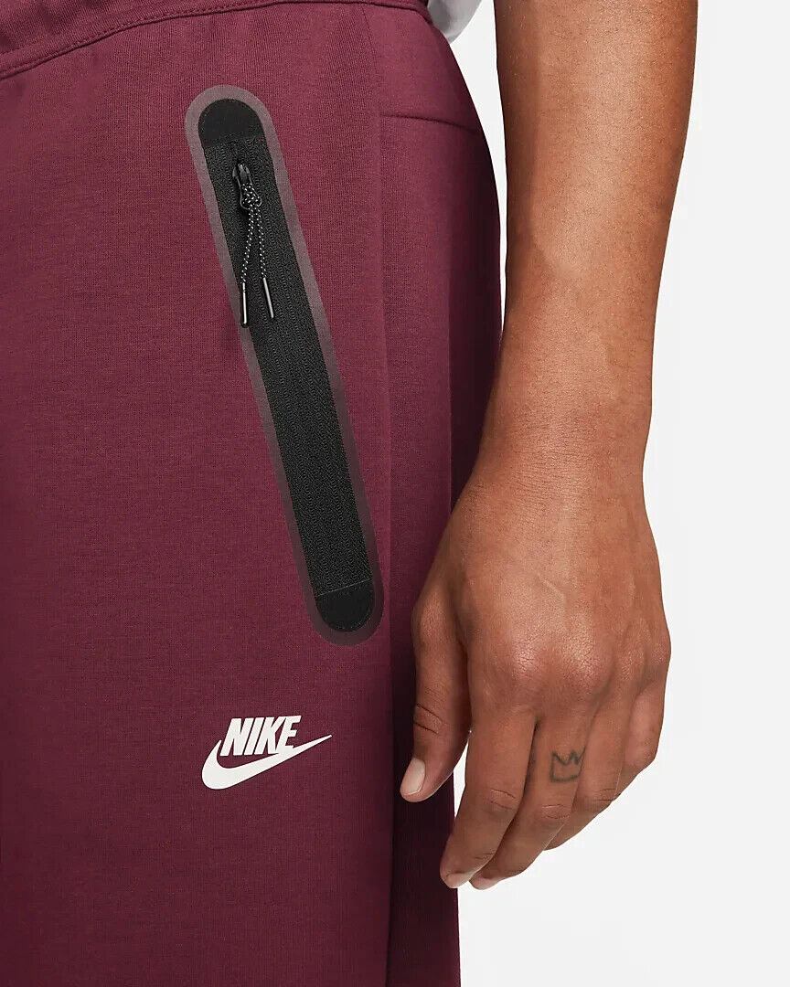 Nike Sportswear Tech