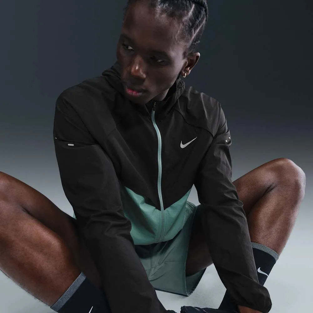 Nike Stride Chaqueta de correr para hombre Repel UV