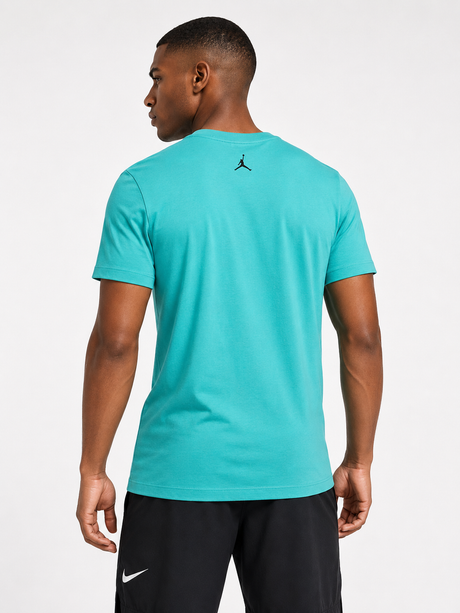 Jordan Brand Playera con parche de tenis para hombre