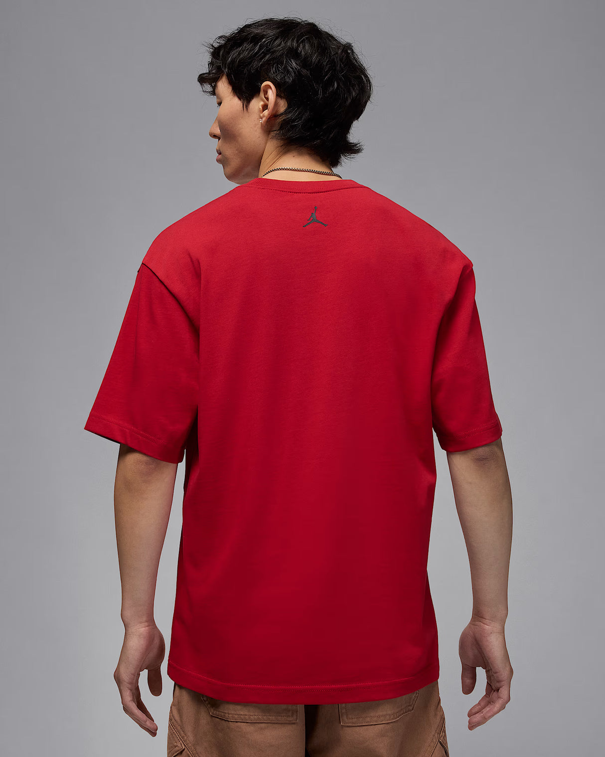 Jordan Brand Playera con parche de tenis para hombre