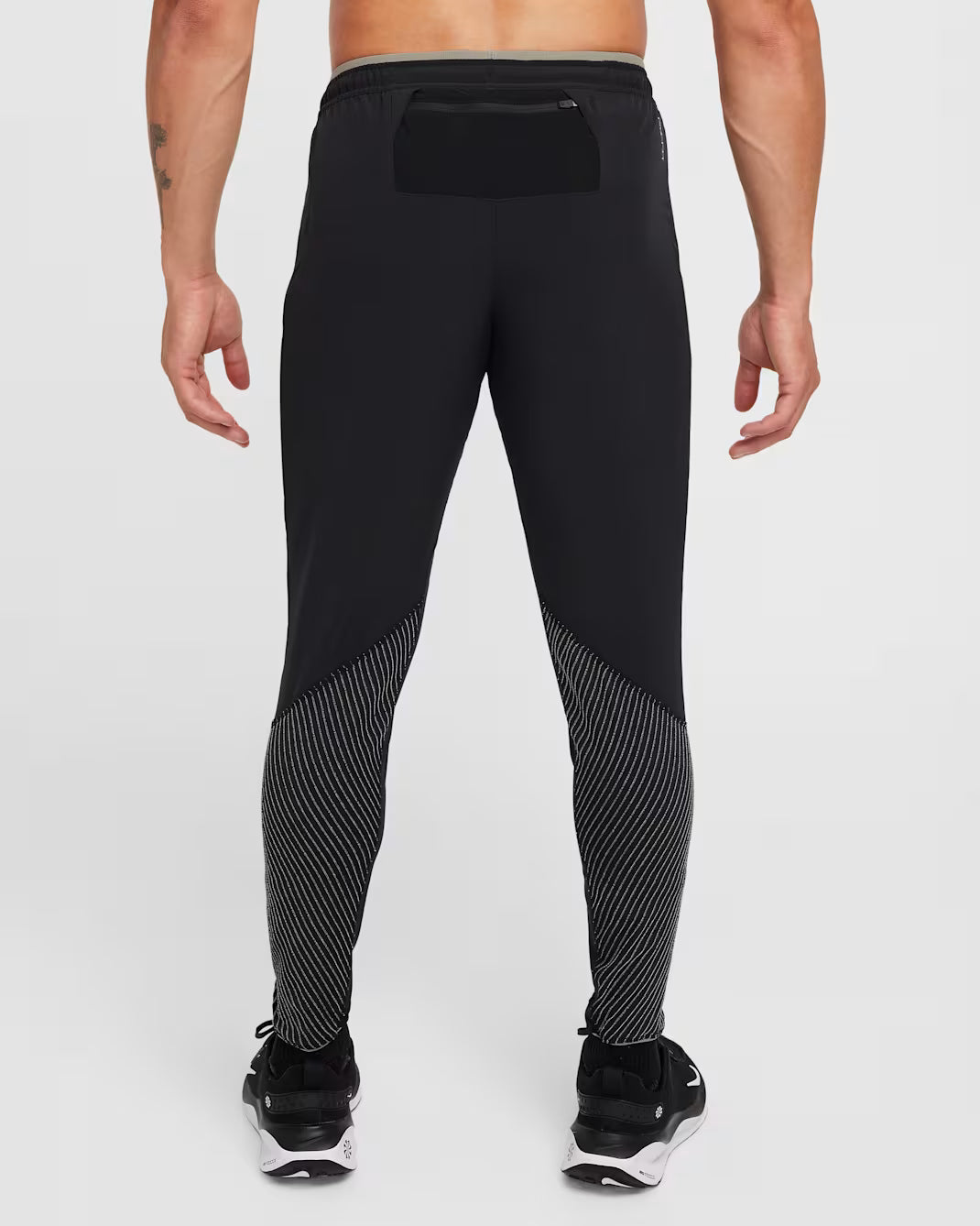 Materiales reciclados  Nike Phenom Running Division Pantalones de running Dri-FIT para hombre