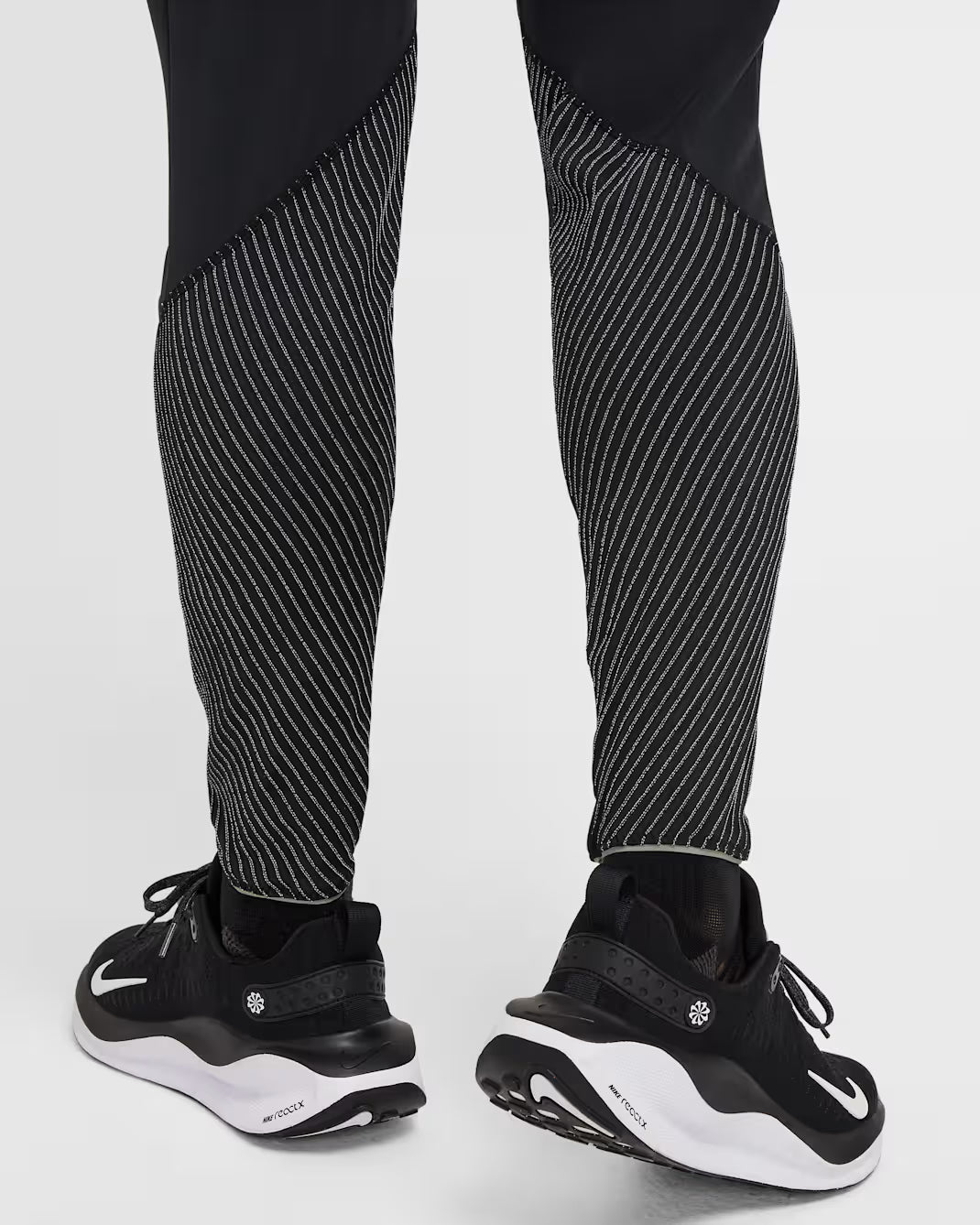 Materiales reciclados  Nike Phenom Running Division Pantalones de running Dri-FIT para hombre