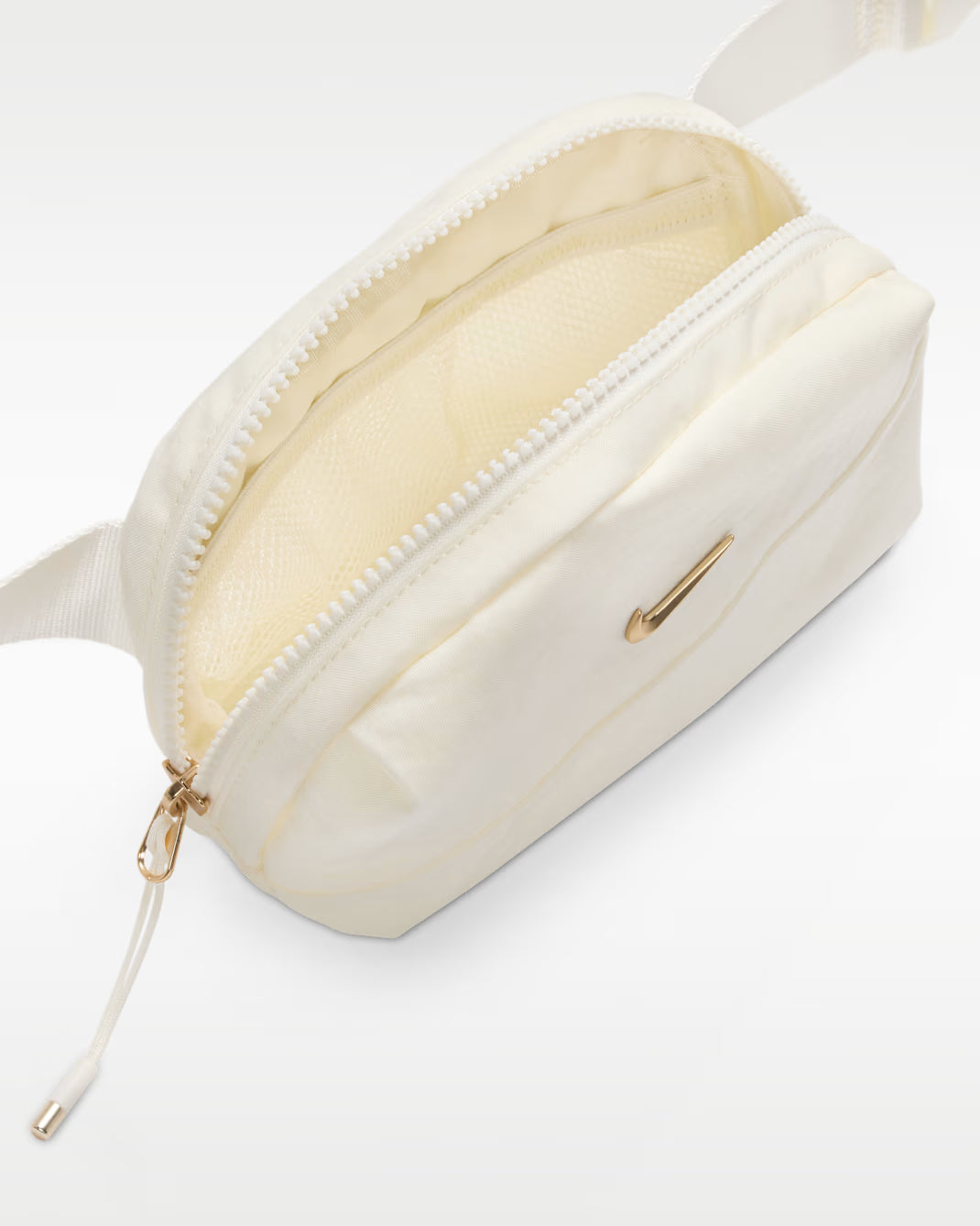 Materiales reciclados  Nike Aura Bolsa tipo bandolera (2 l)