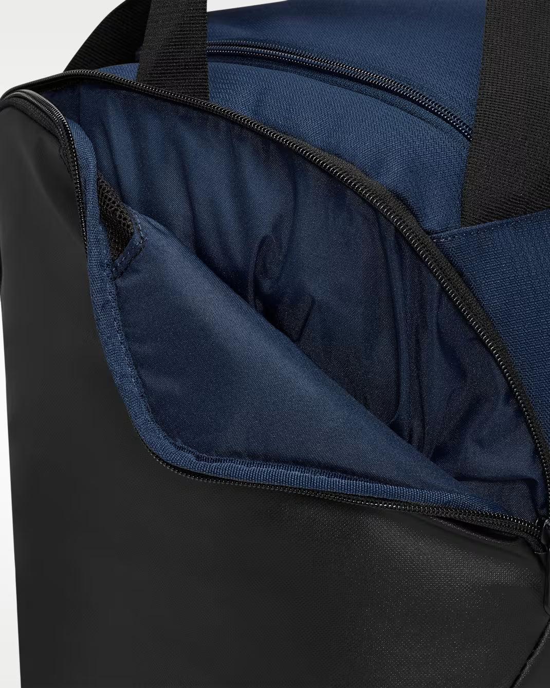 Materiales reciclados  Nike Brasilia Maleta duffel de entrenamiento (pequeña)