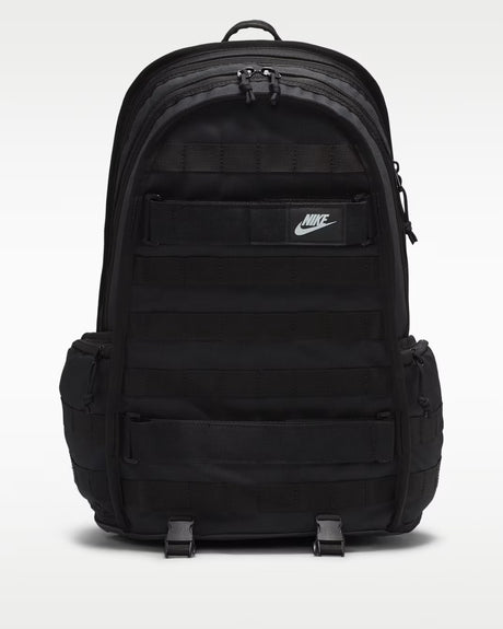 Materiales reciclados  Nike Sportswear RPM Mochila (26L)