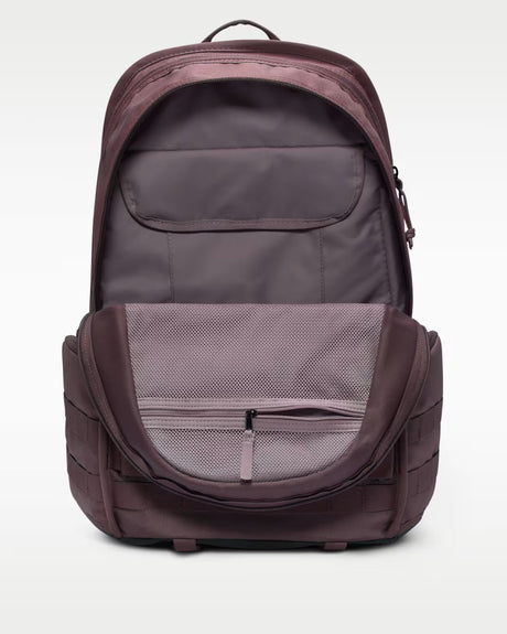 Materiales reciclados  Nike Sportswear RPM Mochila (26L)