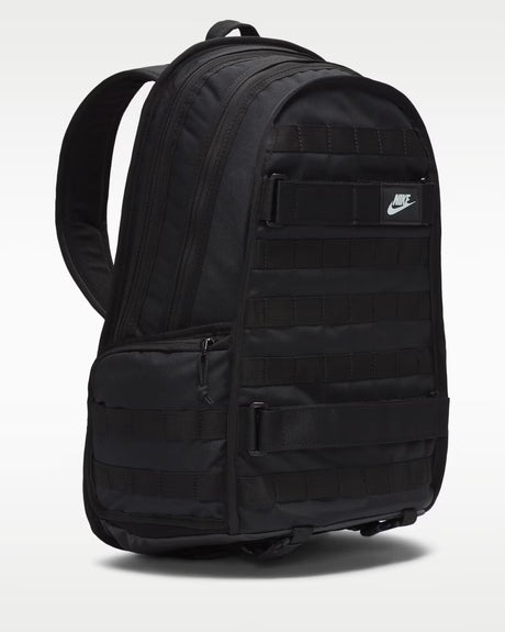 Materiales reciclados  Nike Sportswear RPM Mochila (26L)