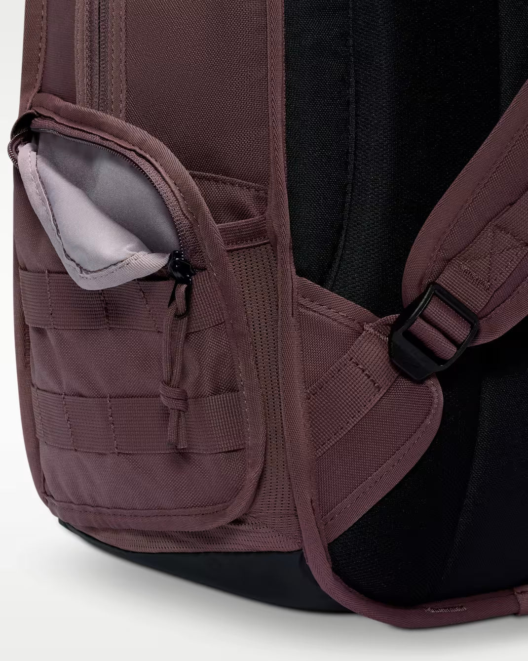 Materiales reciclados  Nike Sportswear RPM Mochila (26L)