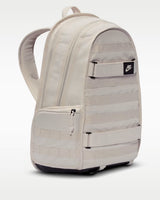 Materiales reciclados  Nike Sportswear RPM Mochila (26L)