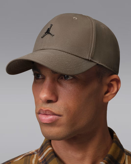 Materiales reciclados  Jordan Rise Gorra con estructura con Jumpman metálico
