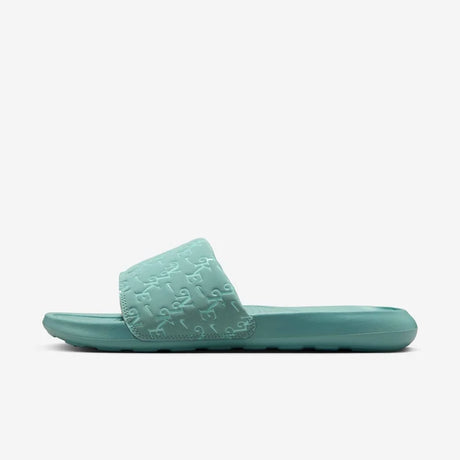 Nike Victori One