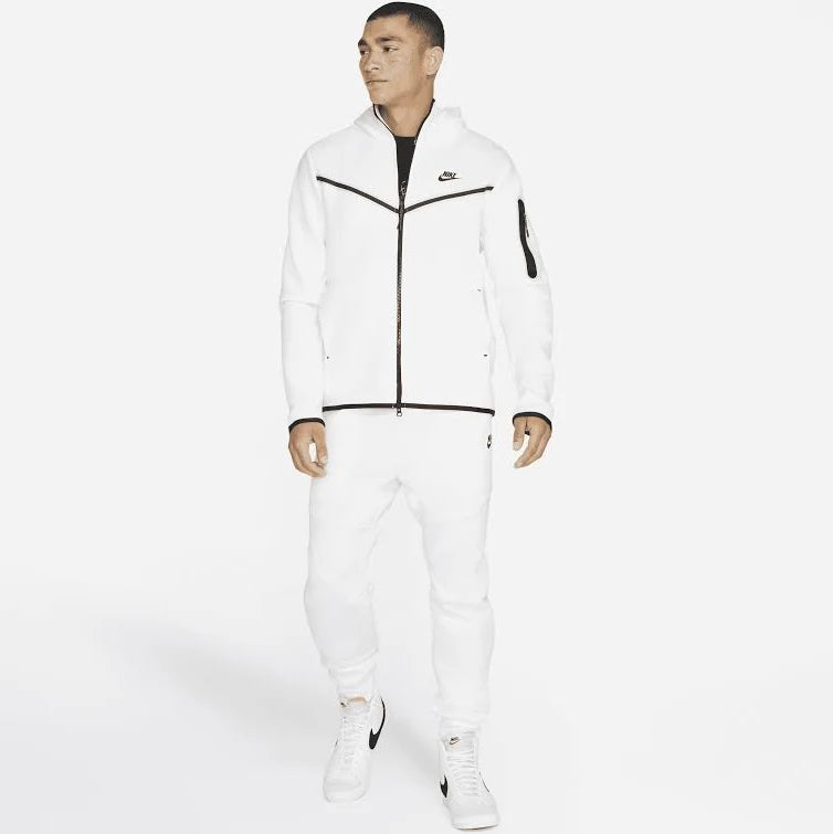 Nike SPORTSWEAR TECH FLEECE