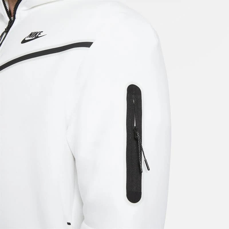 Nike SPORTSWEAR TECH FLEECE
